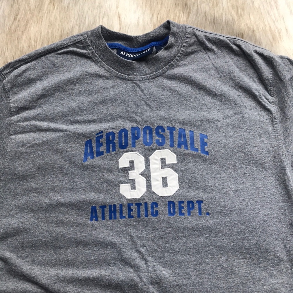 Aeropostale Long Sleeve Crew Neck Top, Size Medium